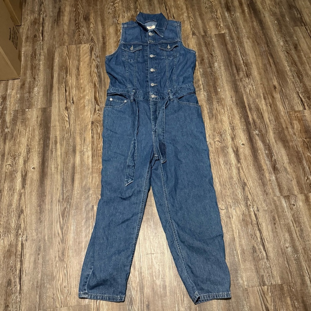 Levi's Cropped Tapered Jumpsuit Women's Medium Denim Sleeveless Button Up Spring